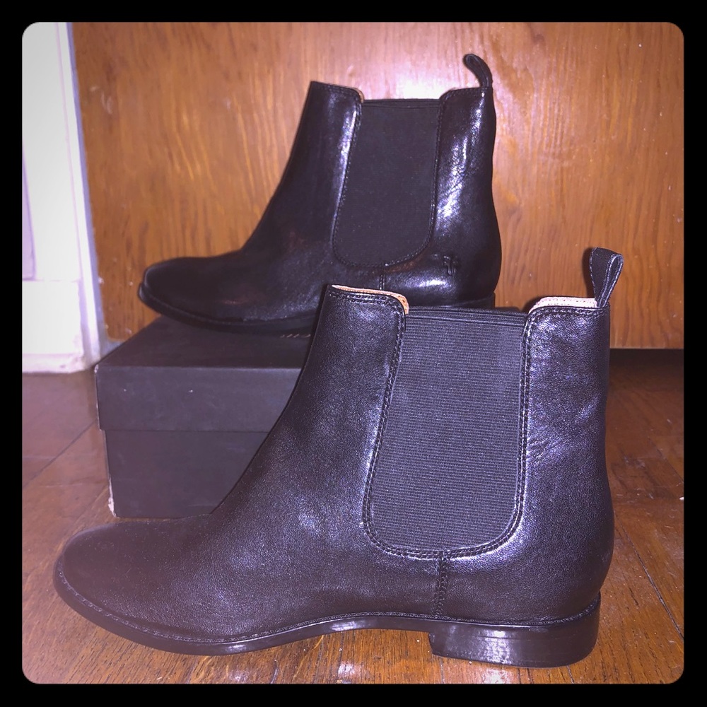 Frye Anna Chelsea Leather Boot
